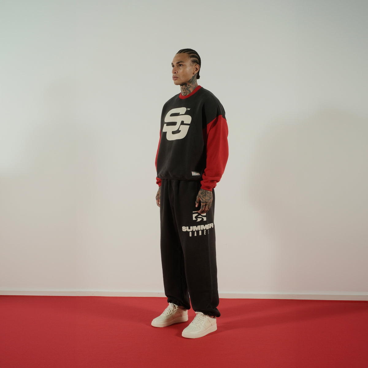 SG24 Conrast Crewneck Jet Black / Sceptre Red