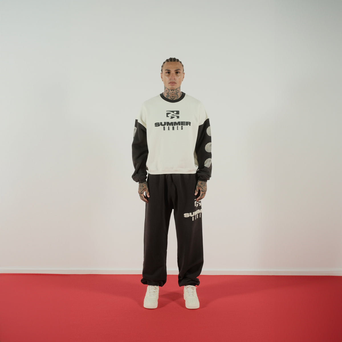 Icon Contrast Crewneck Cannoli Cream / Jet Black