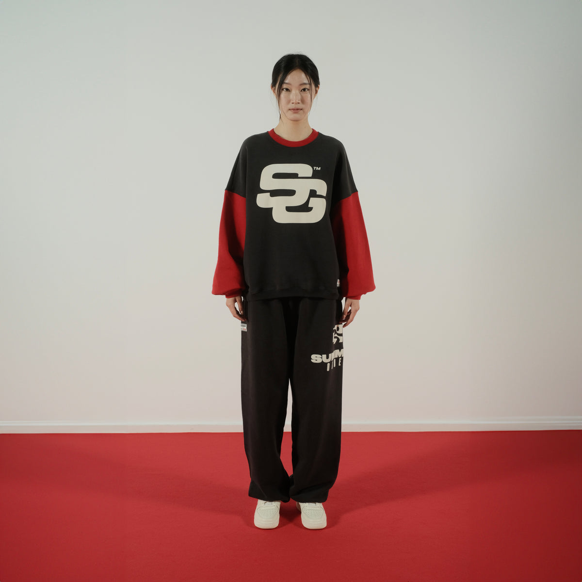 SG24 Conrast Crewneck Jet Black / Sceptre Red