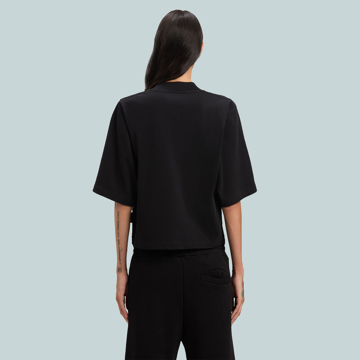 Seasonal Logo Cropped Tee Black