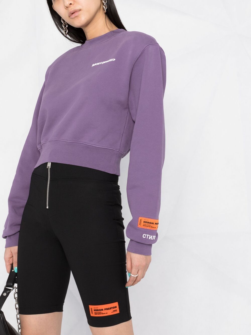 Zip-up active shorts