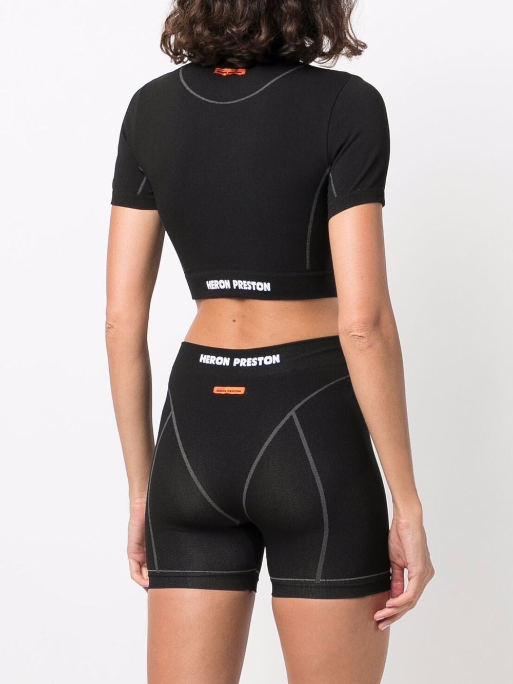 Active s/s top logo black